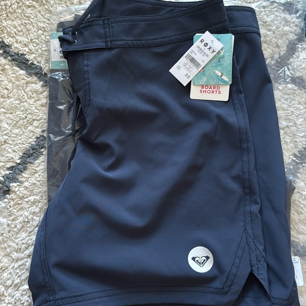 Brand new with tags. 

I got two colors black and navy.

Pet free.